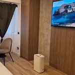 The Golden Pearl By Sattal Near Radisson Blu Апартаменти Бухарест