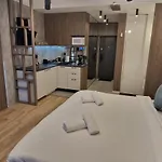 The Golden Pearl By Sattal Near Radisson Blu Апартаменти Бухарест