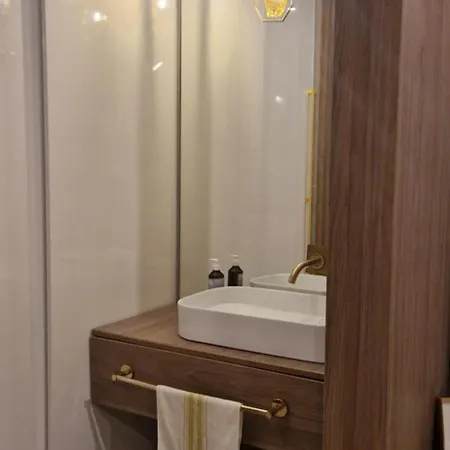 The Golden Pearl By Sattal Near Radisson Blu Apartamento