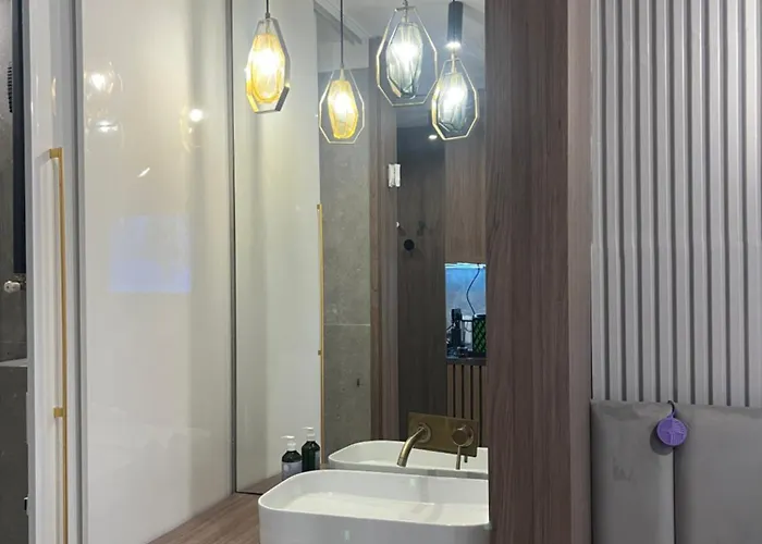 The Golden Pearl By Sattal Near Radisson Blu Апартаменты Бухарест