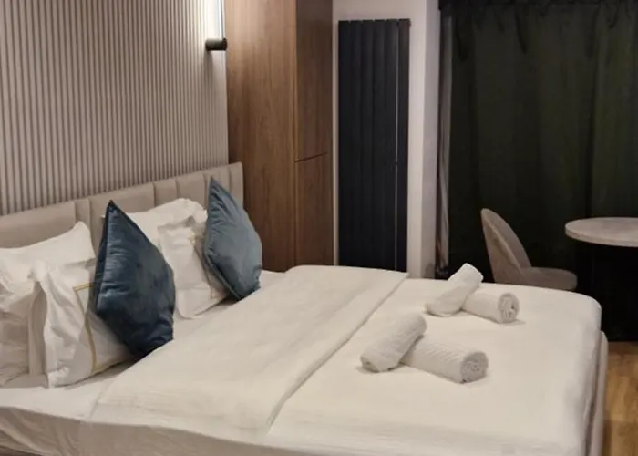 The Golden Pearl By Sattal Near Radisson Blu شقة *